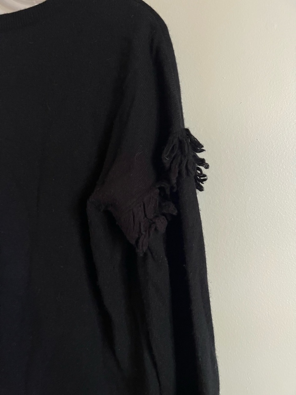 Vineyard Vines Woman’s Black Super Soft Cashmere Wool Blend Sweater Size Small - Picture 10 of 12
